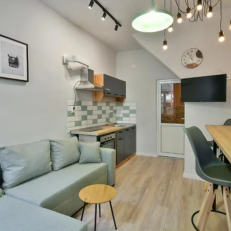 Flats With Parking 바르나