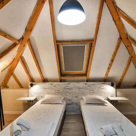 Flats With Parking 바르나