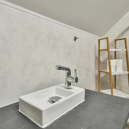 Flats With Parking * 바르나